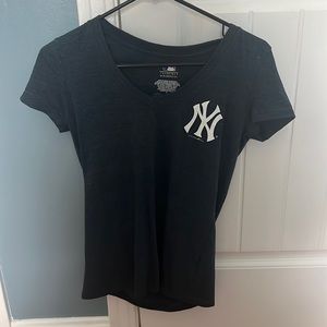 Women’s New York yankee t shirt.
